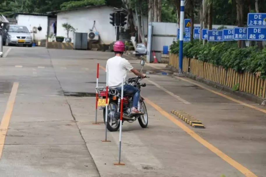 郑东新区考摩托车驾照