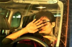 驾校学车里面教不到的知识-怎么避免远光灯？