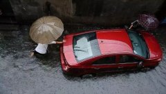 雨天开车，新手司机有哪些需要注意的呢