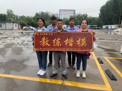 为啥人们都要去驾校学车呢？听听他们怎么说