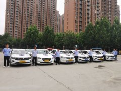 目前驾校报名费多少钱