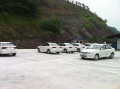 郑州学车要这么多人排队练车，能一个人练一天吗？