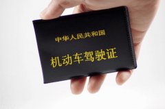 对于上班族来说，手动挡和自动挡哪种更适合？