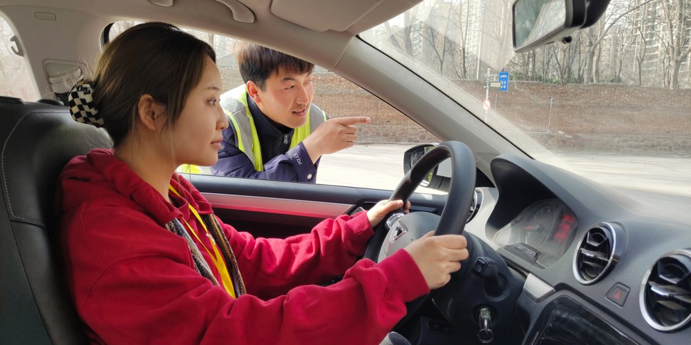 郑州驾校教练吃拿卡要怎么避免？郑道驾培透明教学无乱象